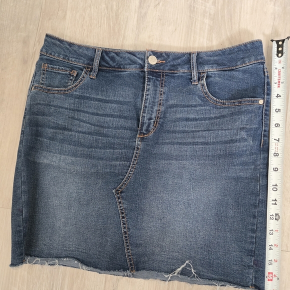 Celebrity Pink Blue Denim Mini Skirt - Picture 3 of 8